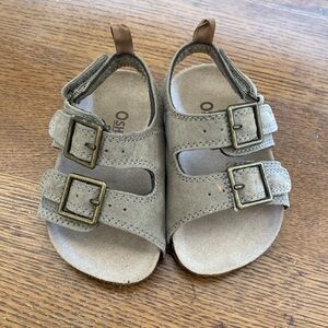 Osh Kosh B’gosh Velcro baby Sandals tan size 5